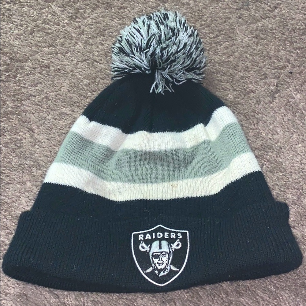 Oakland Raiders Pom-Pom Beanie